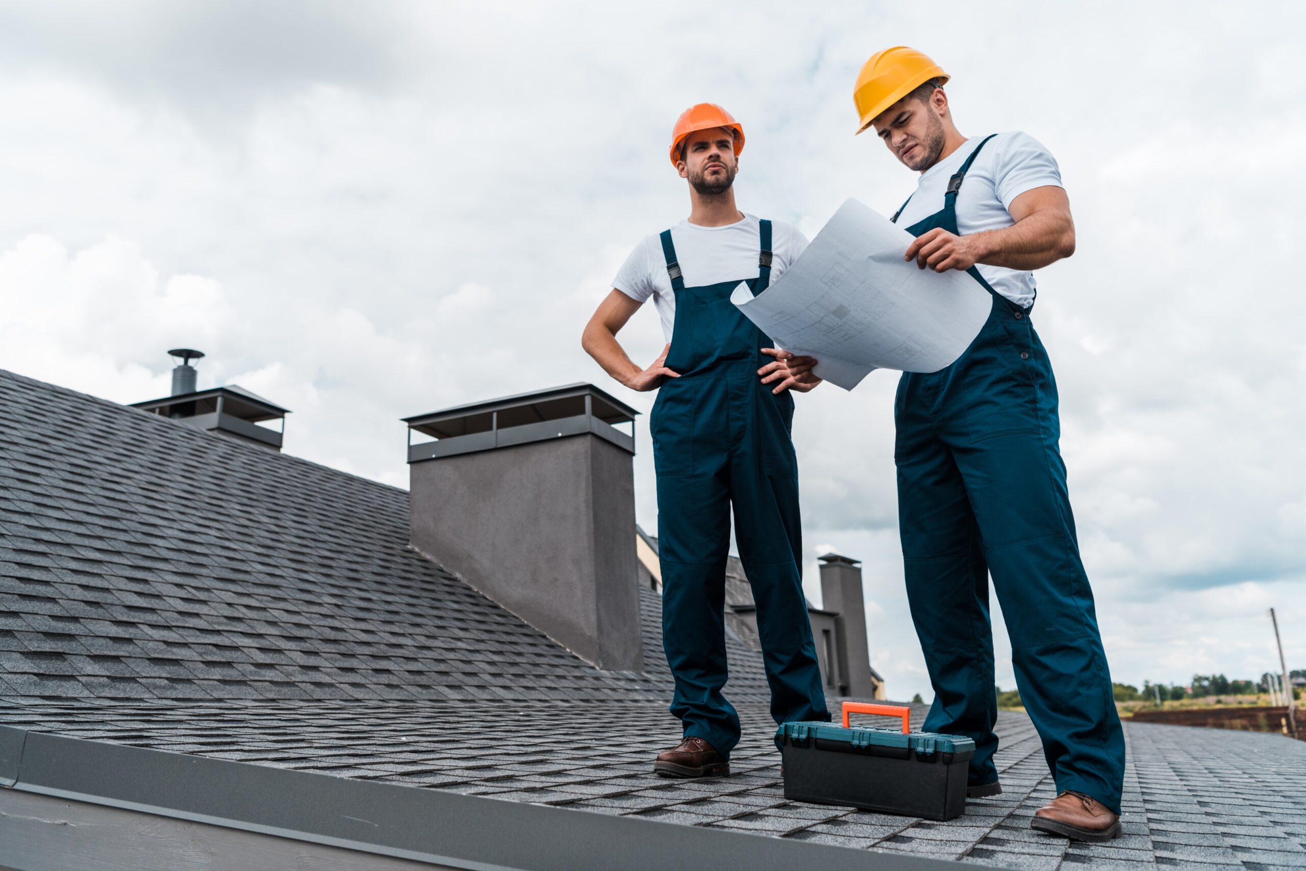 To get an accurate estimate, use a roofing calculator to assess the existing roof, factoring in the roof pitch, roof area, roofing materials, and labour costs.
